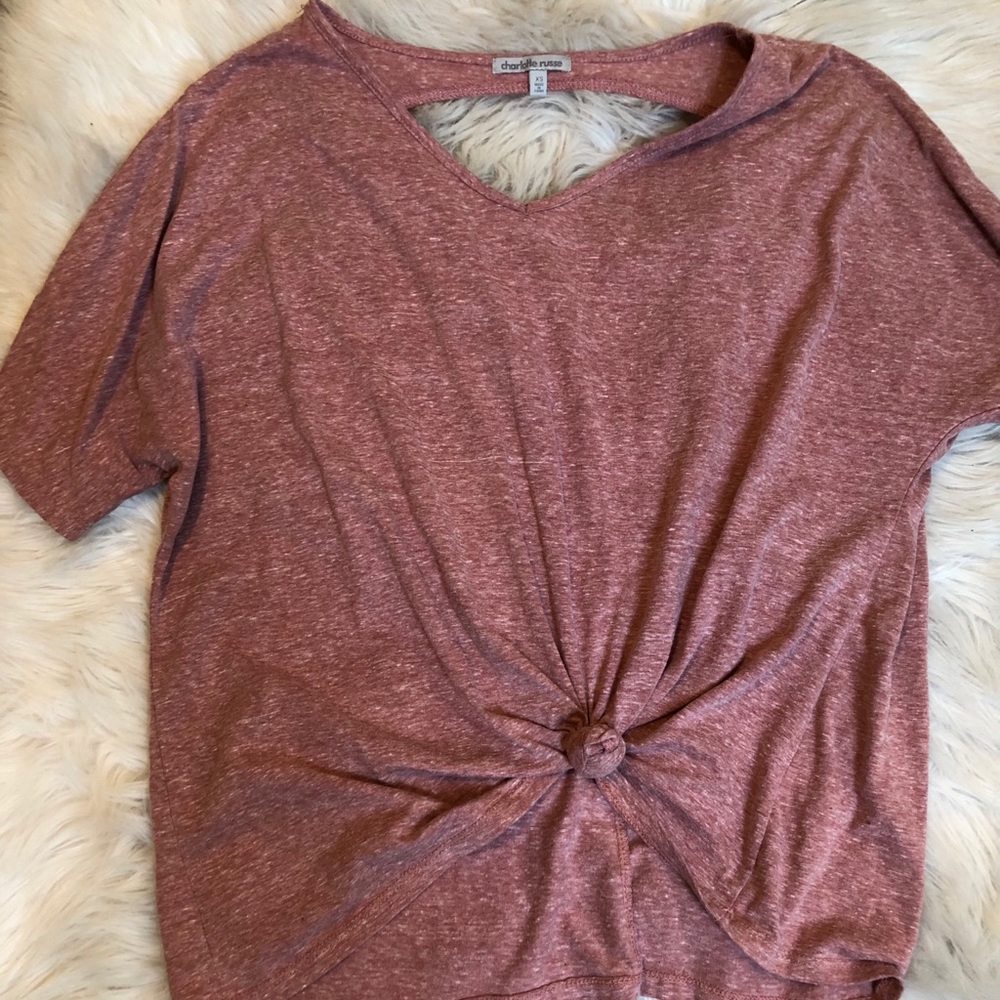 Open-back mauve shirt